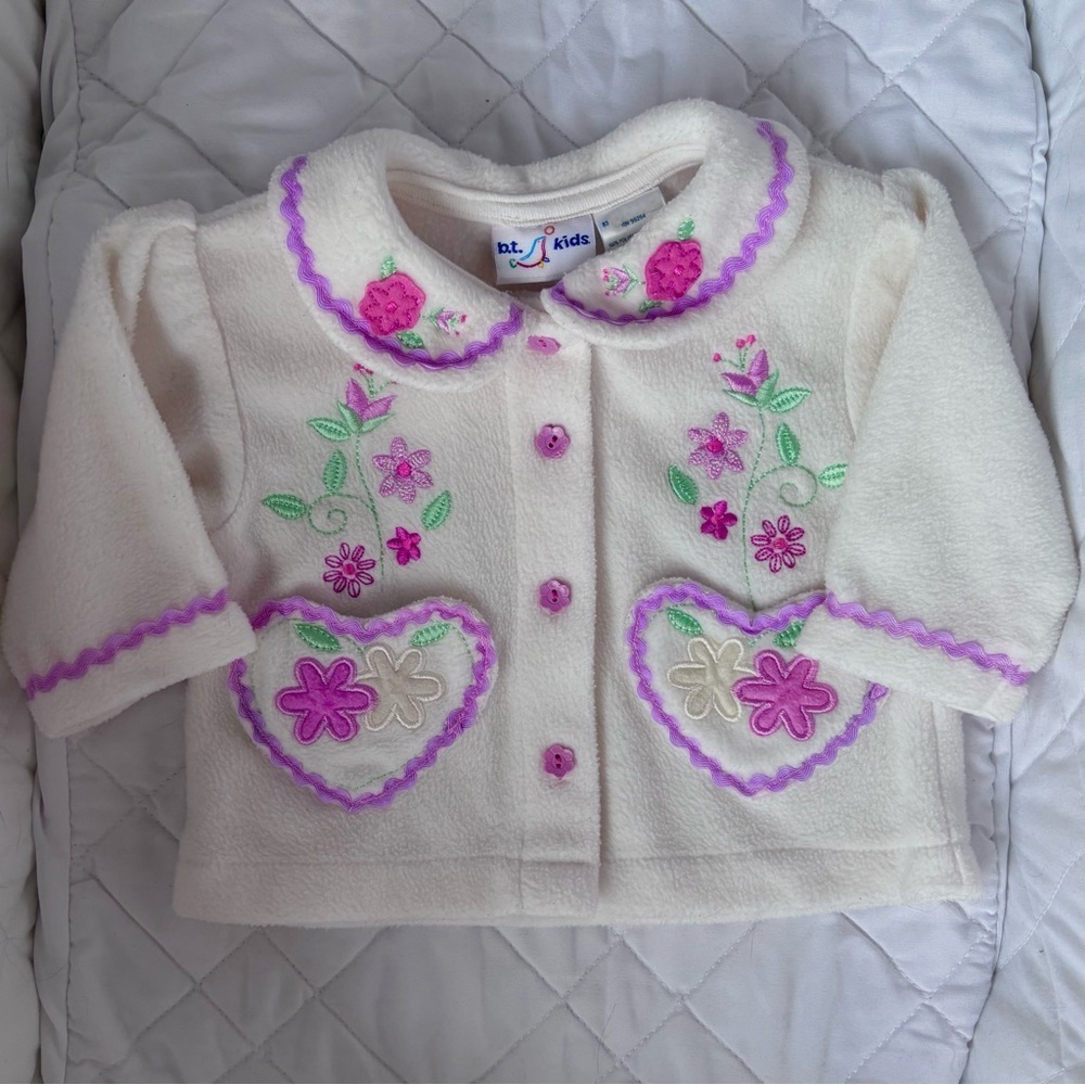 ⭒ Host Pick VTG B.T KidsY2K Cottagecore White Floral Embroidered Heart Pockets ⭒